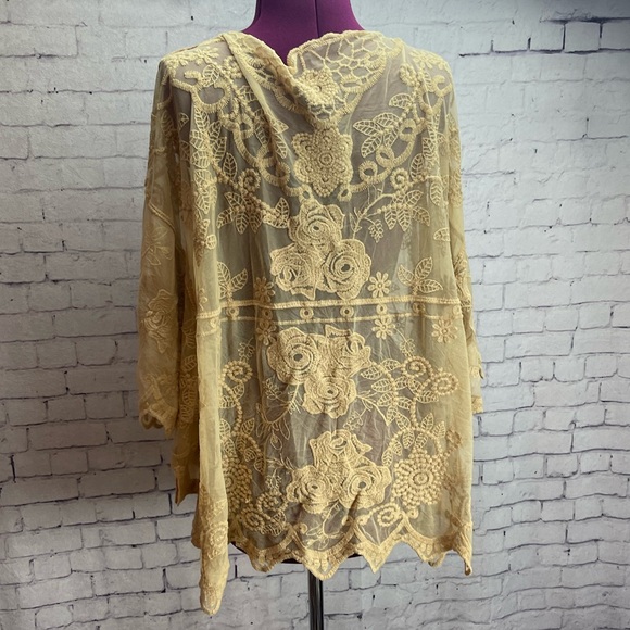 Coco + Carmen size L/XL golden tan lace kimono - Picture 4 of 6